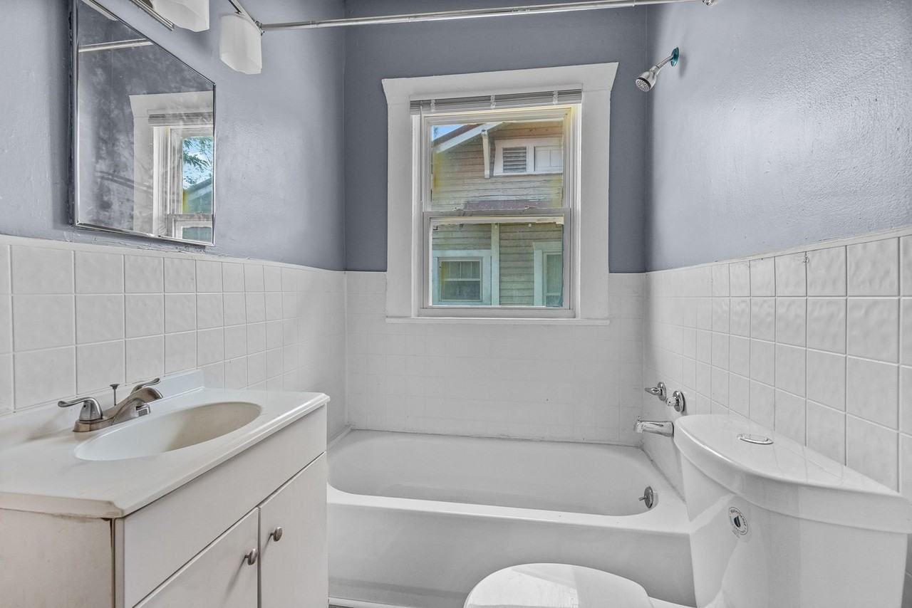 1621 2nd Ct W - Photo 3 of 14