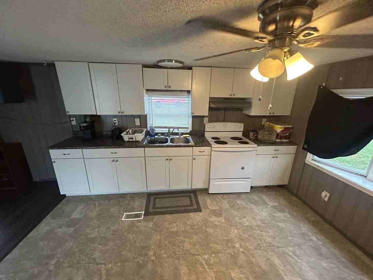 1771 Hodgenville Rd - Photo 7 of 8