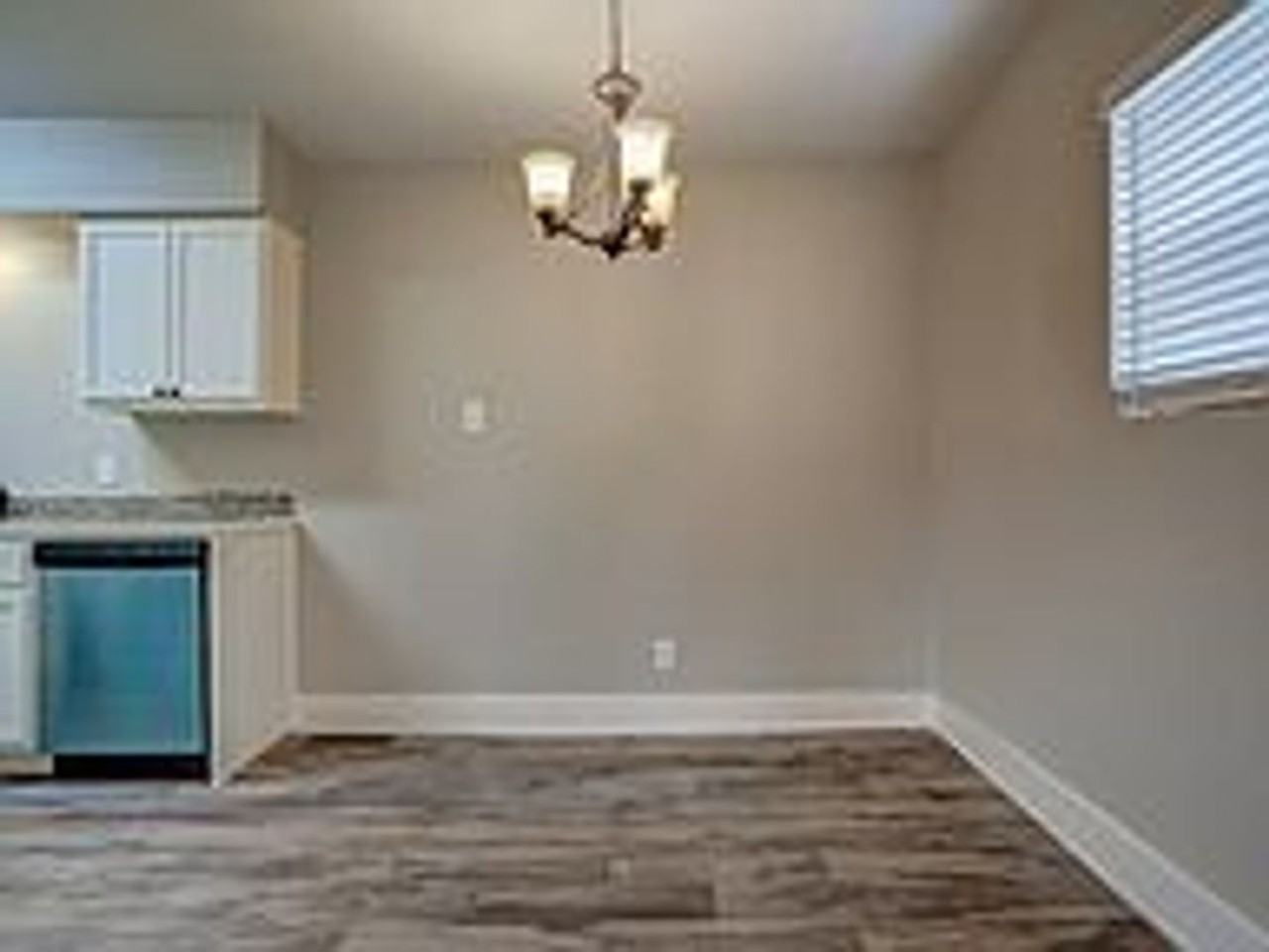 4306 30th St - Photo 4 of 20