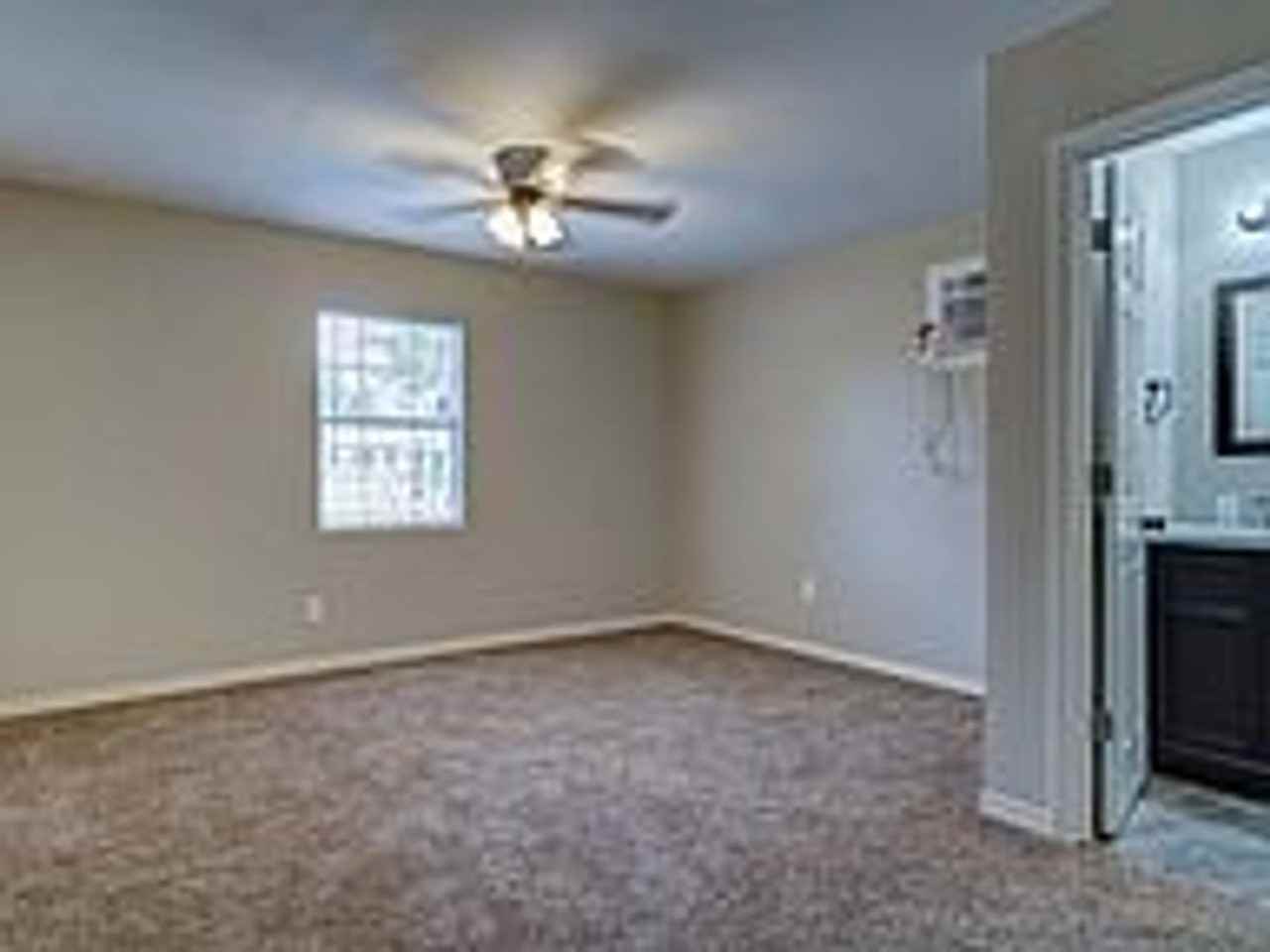 4306 30th St - Photo 6 of 20