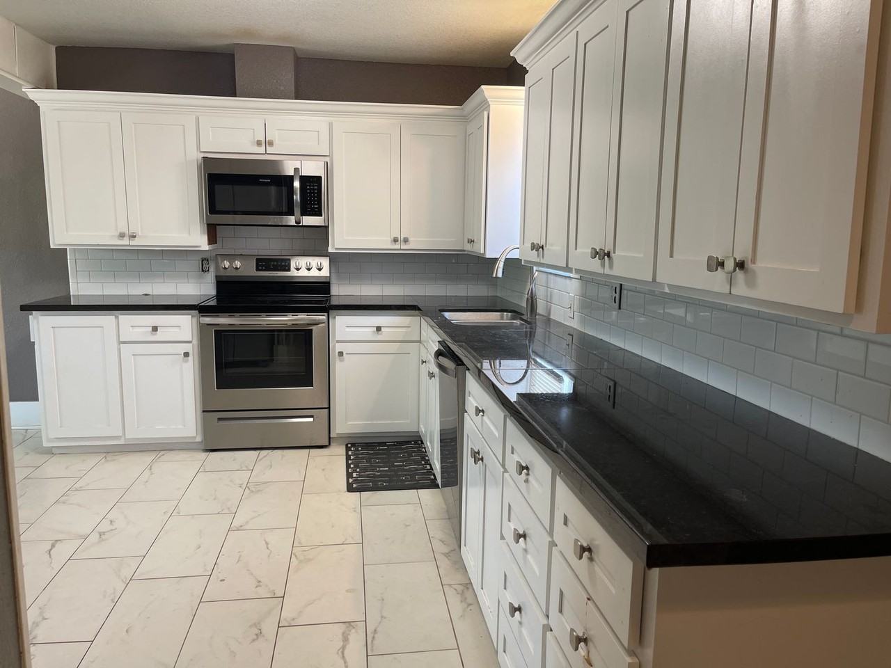 3605 27th St - Photo 2 of 18