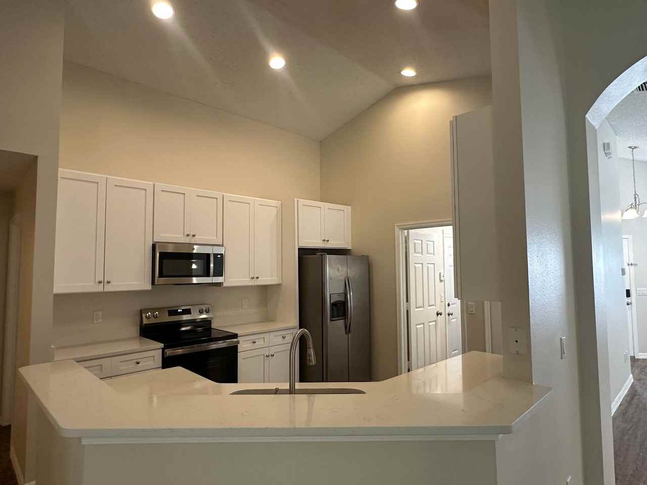 2576 Brookstone Dr - Photo 3 of 22