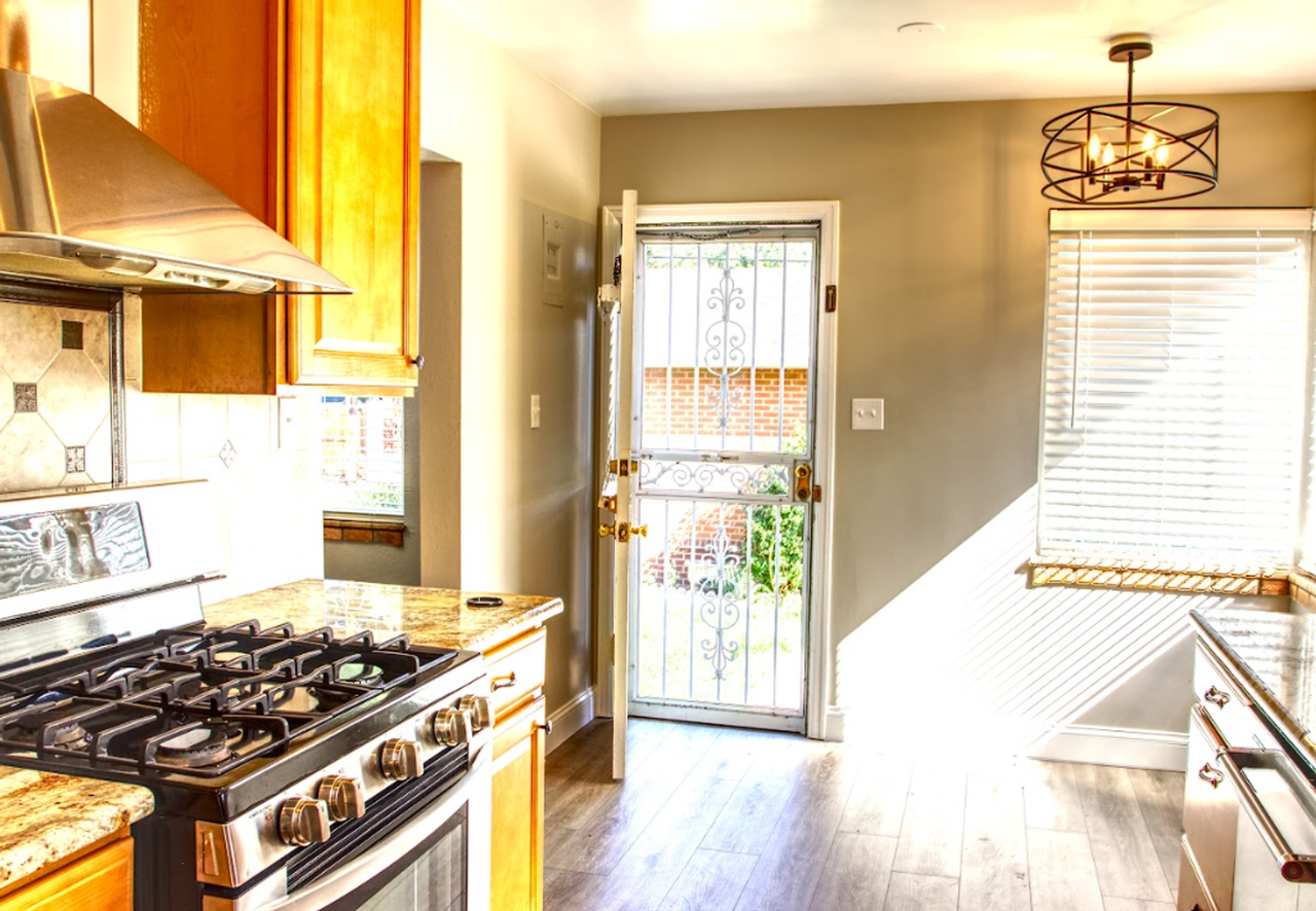 2870 Grape St - Photo 3 of 14