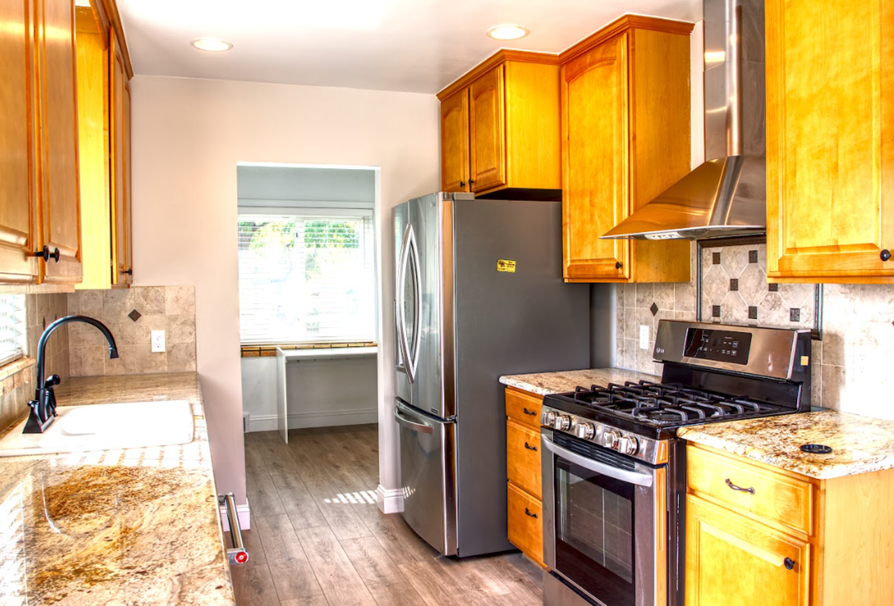 2870 Grape St - Photo 4 of 14