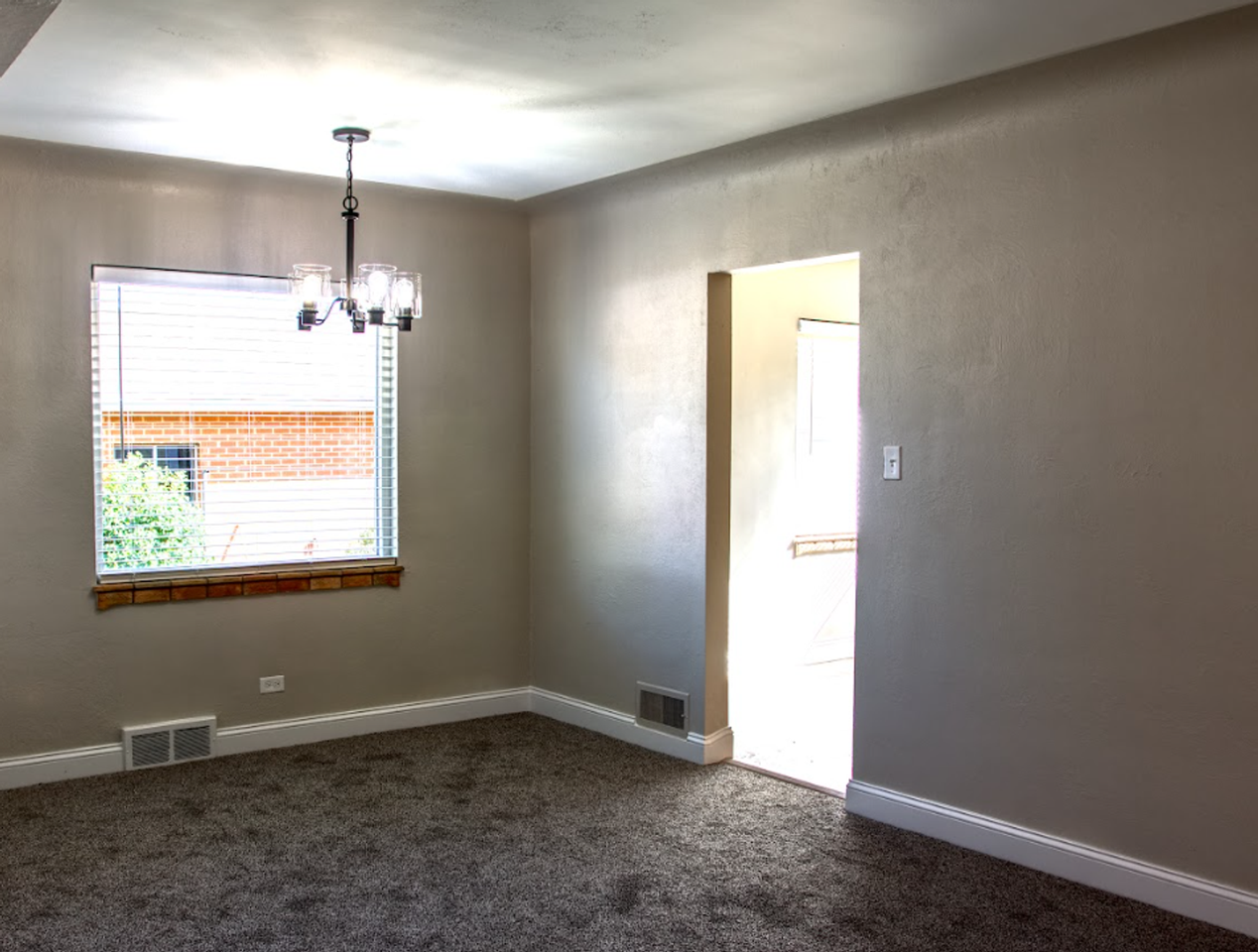 2870 Grape St - Photo 5 of 14