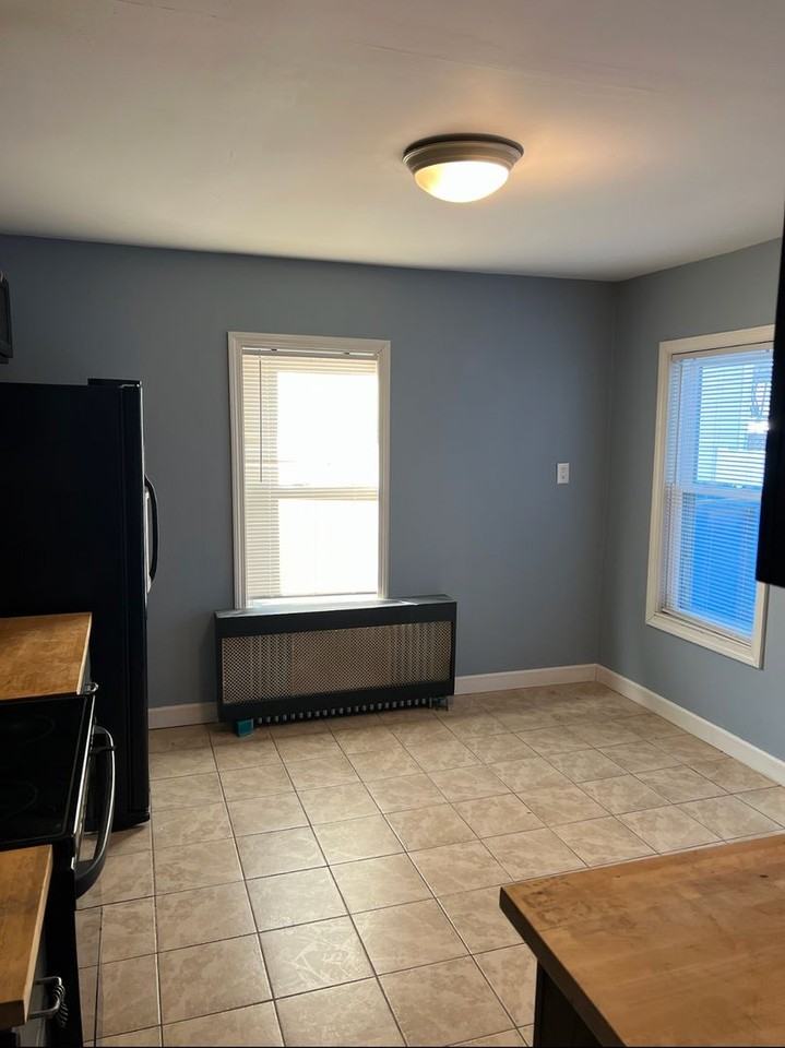 176 Edwards St - Photo 2 of 18
