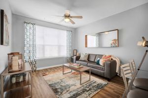 featured image of 709 W 22nd St #323