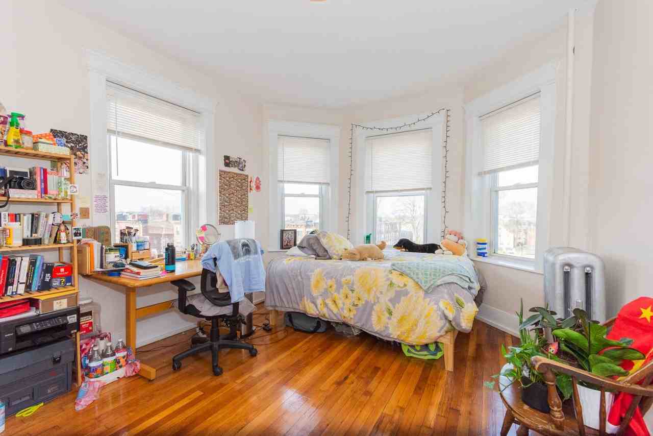 68 Brighton Ave - Photo 3 of 5