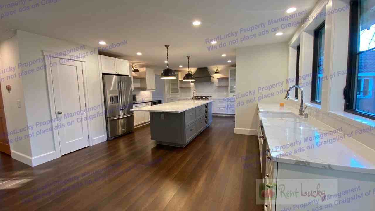 6322 82nd St E - Photo 3 of 20