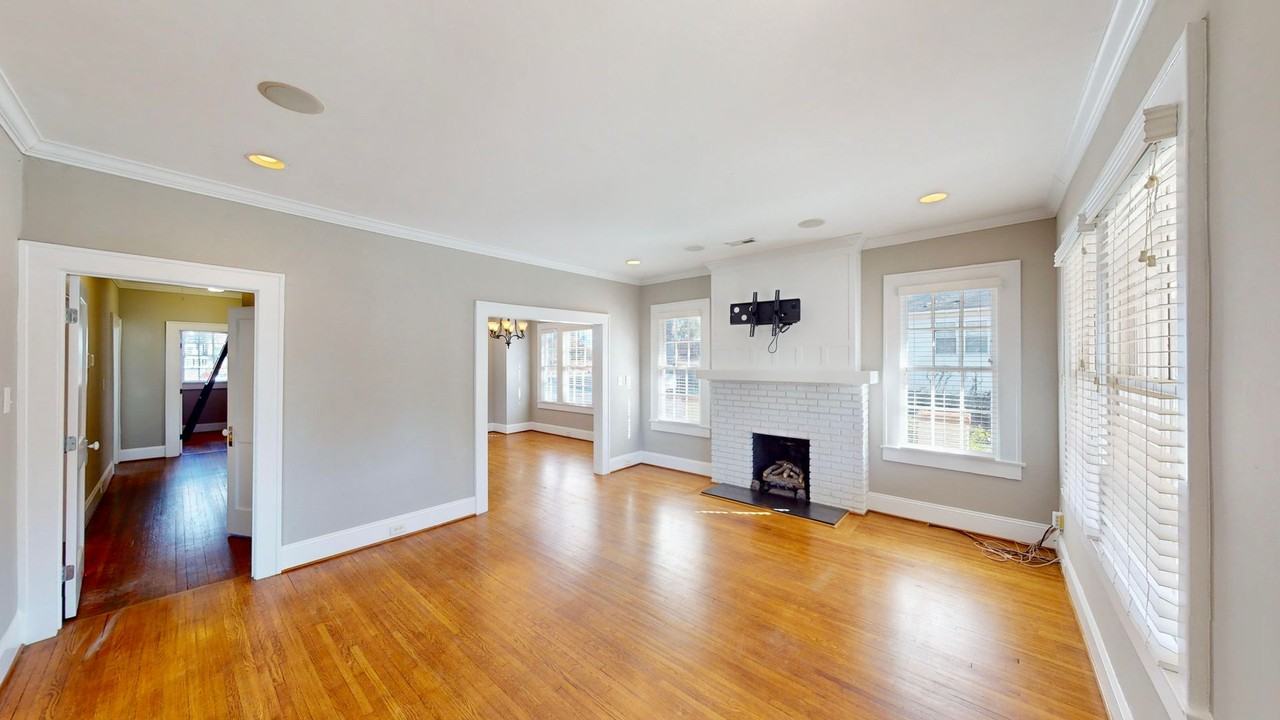 2100 Rozzelles Ferry Rd - Photo 3 of 24
