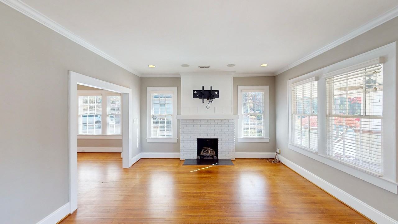 2100 Rozzelles Ferry Rd - Photo 4 of 24