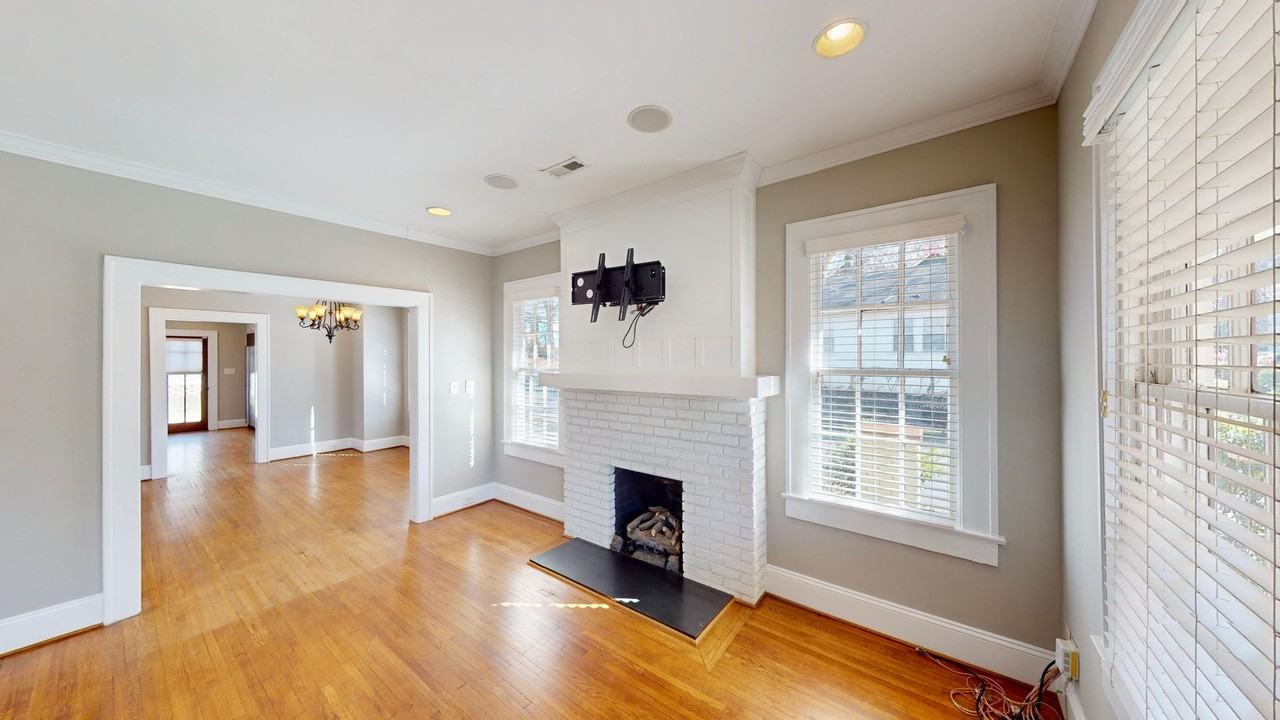 2100 Rozzelles Ferry Rd - Photo 5 of 24