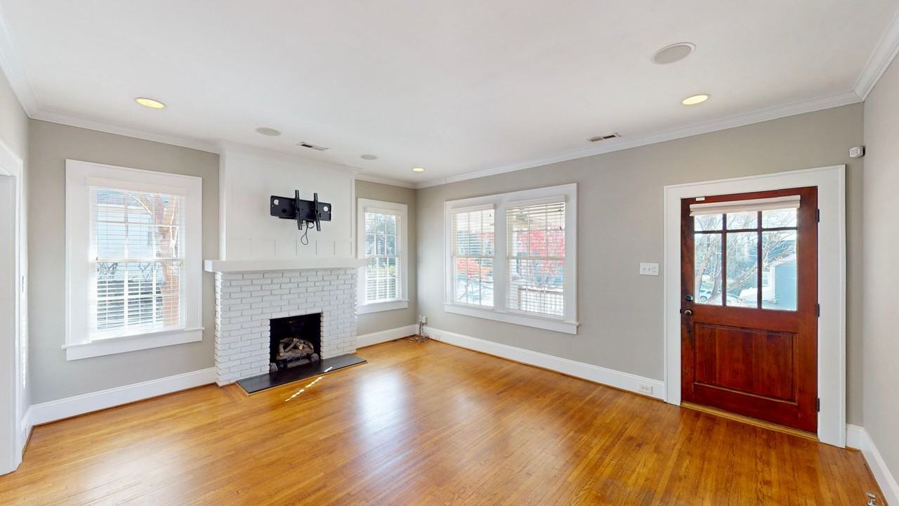 2100 Rozzelles Ferry Rd - Photo 6 of 24