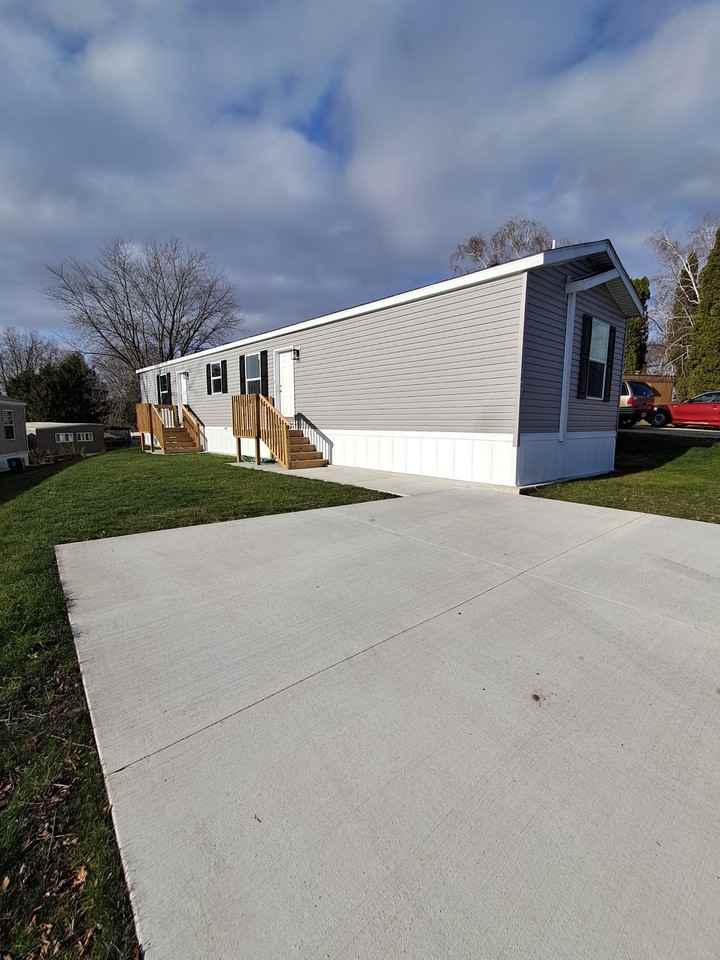 837 Norman Dr #184 - Photo 3 of 22