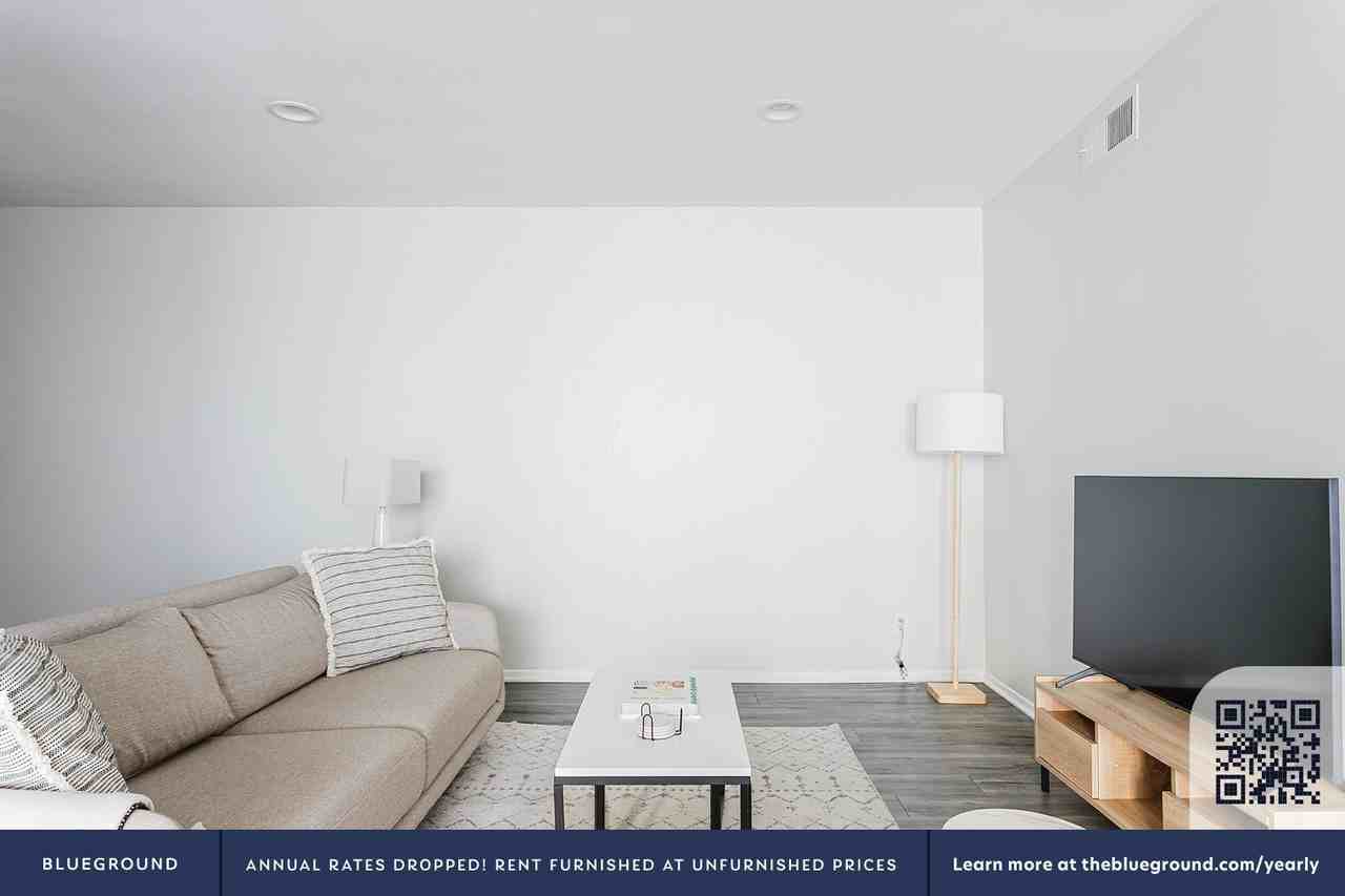 115 N Wetherly Dr #1295 - Photo 3 of 30