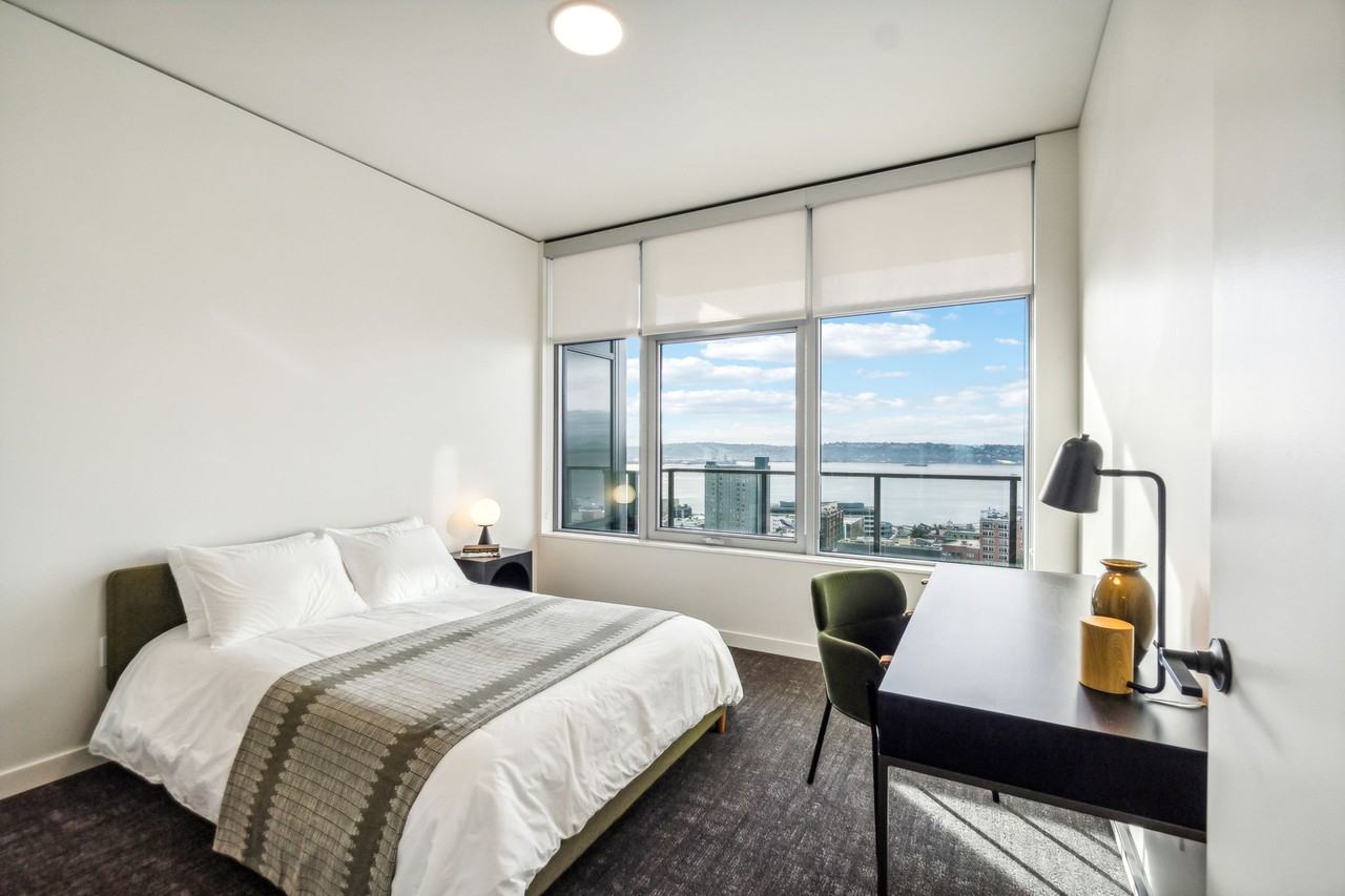 The Confidential - Photo 7 of 50