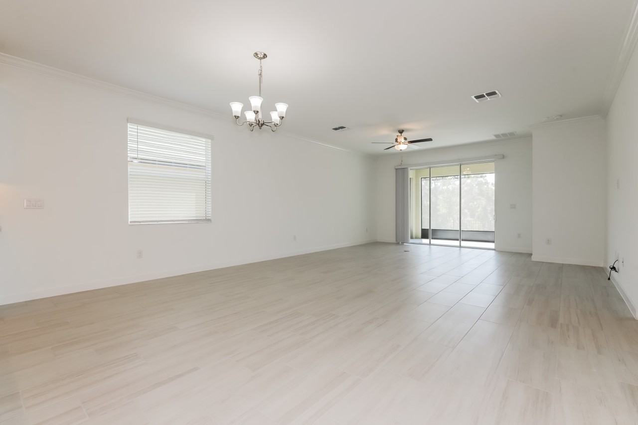 14231 20th St E - Photo 3 of 18