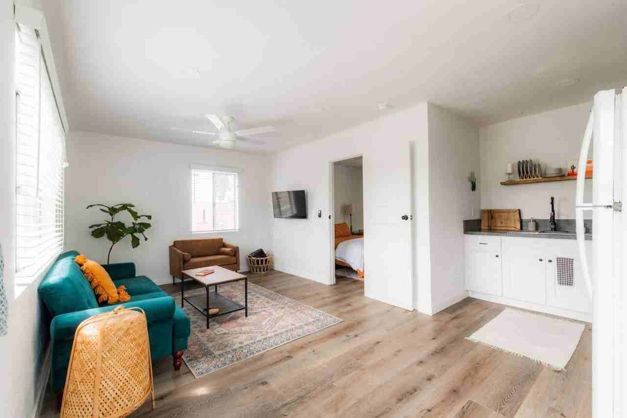 2950 Franklin Ave #1028895P - Photo 2 of 11