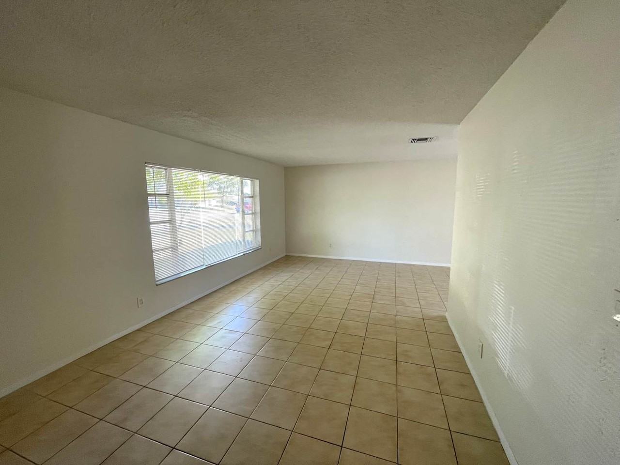 9618 Nw 80th St - Photo 2 of 20