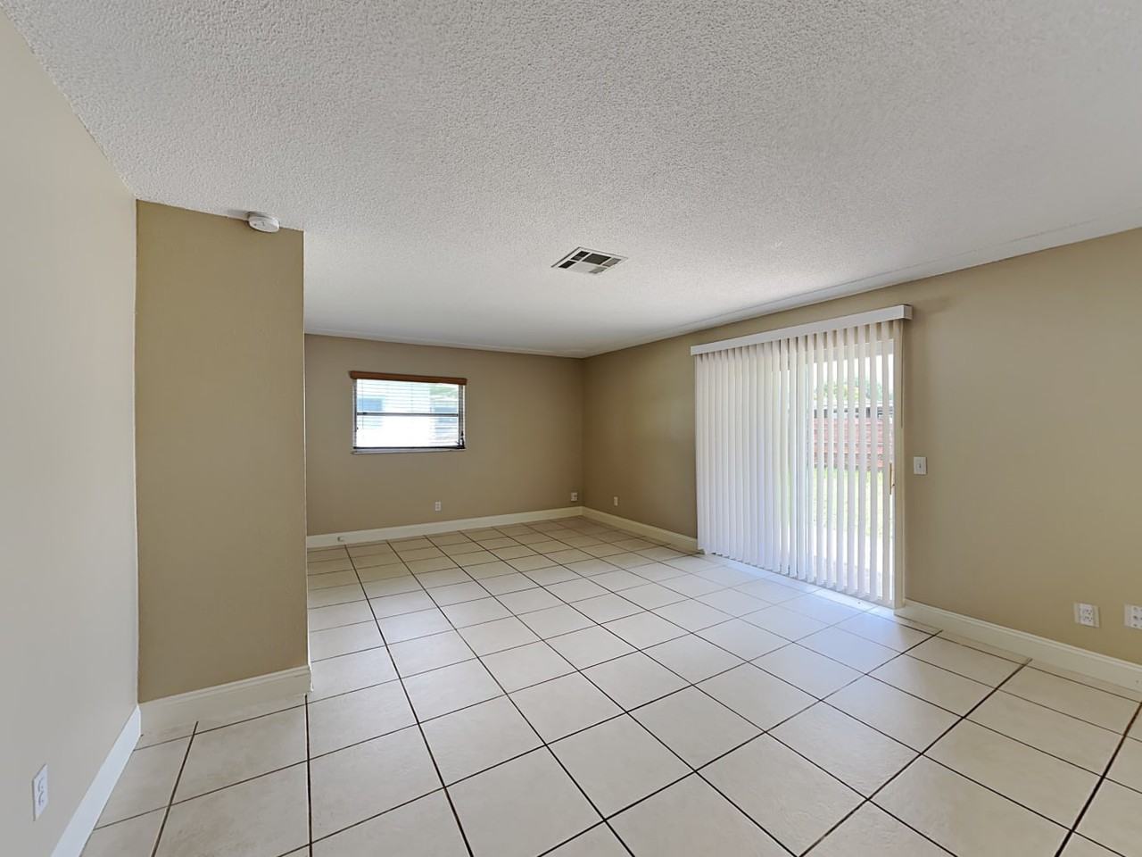 2240 Kansas St - Photo 3 of 19