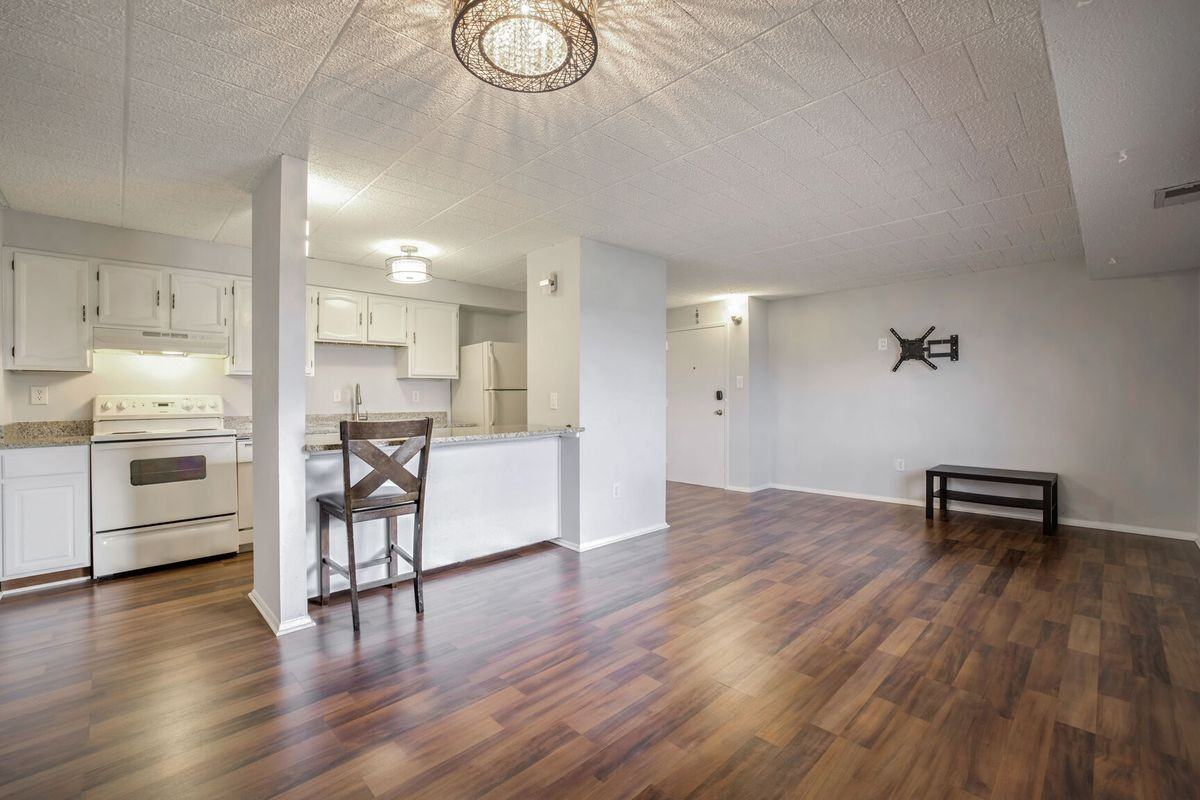 997 Heather Ridge Dr Unit C - Photo 2 of 14