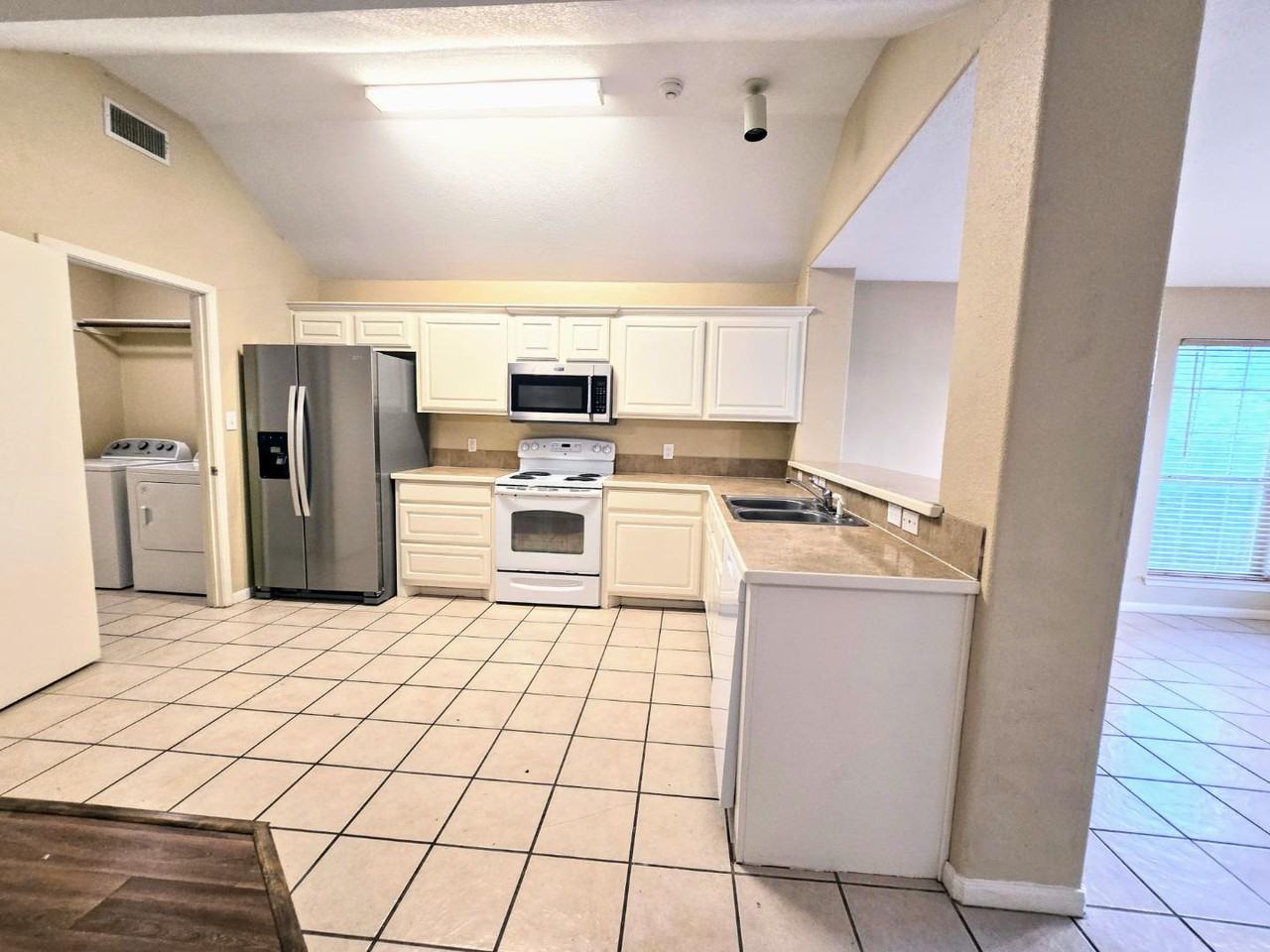 10101 Colony Dr - Photo 3 of 10