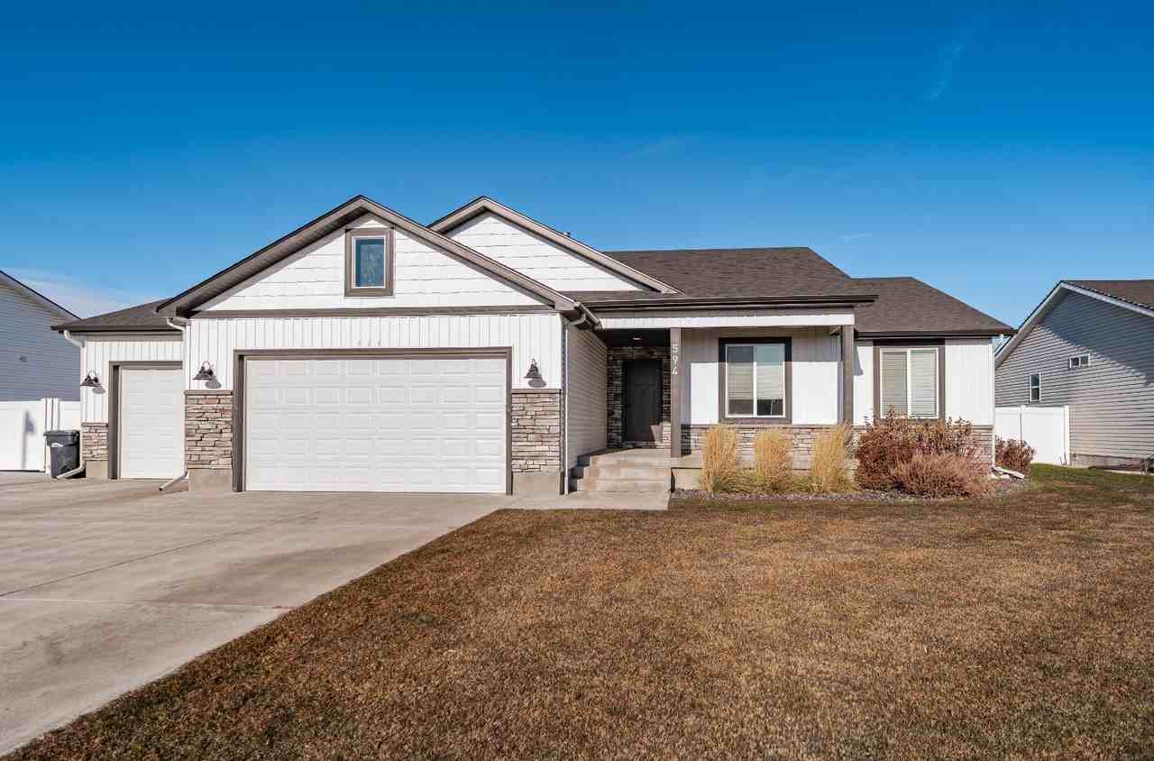 594 W Montezuma St - Photo 2 of 10