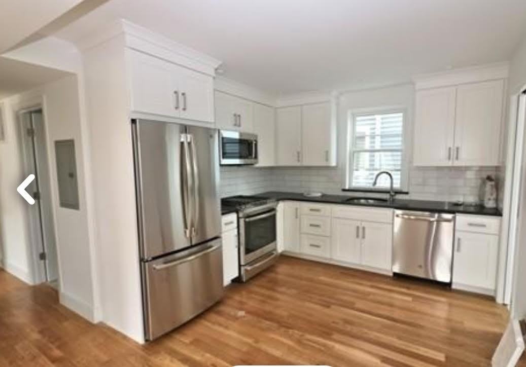 409 Shirley St #2 - Photo 3 of 4