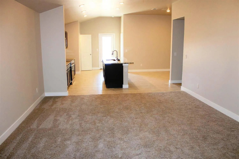 3015 Valencia Ave #NA - Photo 2 of 19