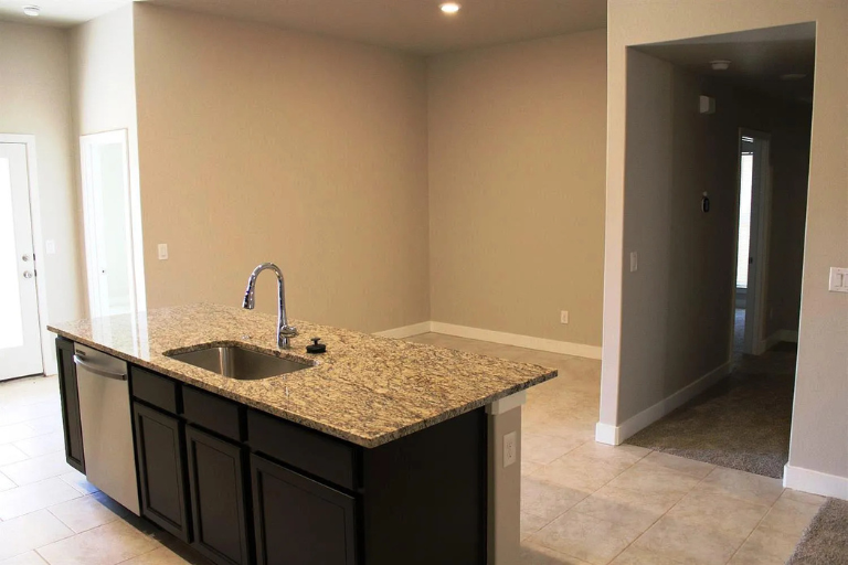 3015 Valencia Ave #NA - Photo 5 of 19