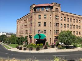 featured image of 328 W 8th Ave