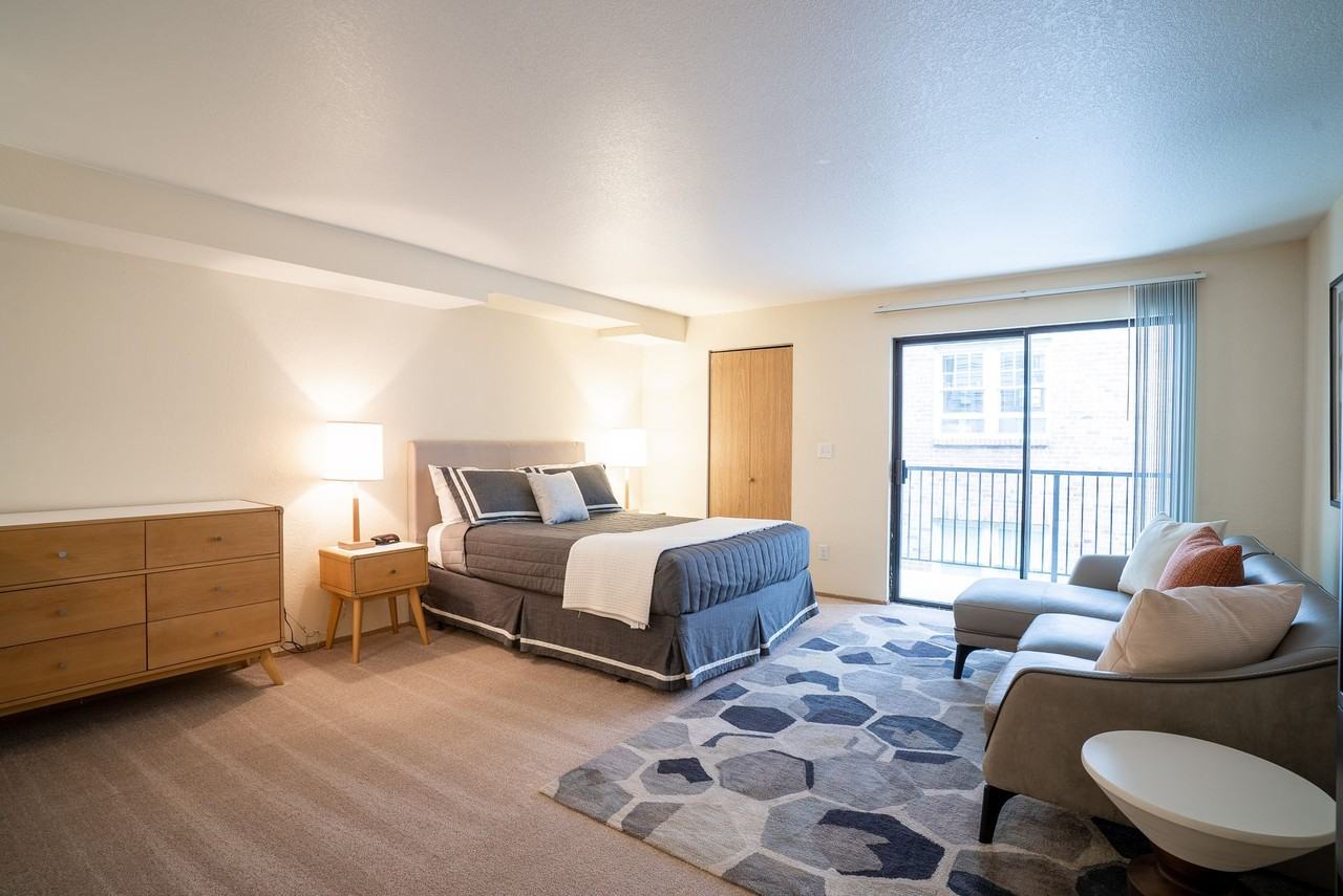 500 13th Ave E - Photo 2 of 46