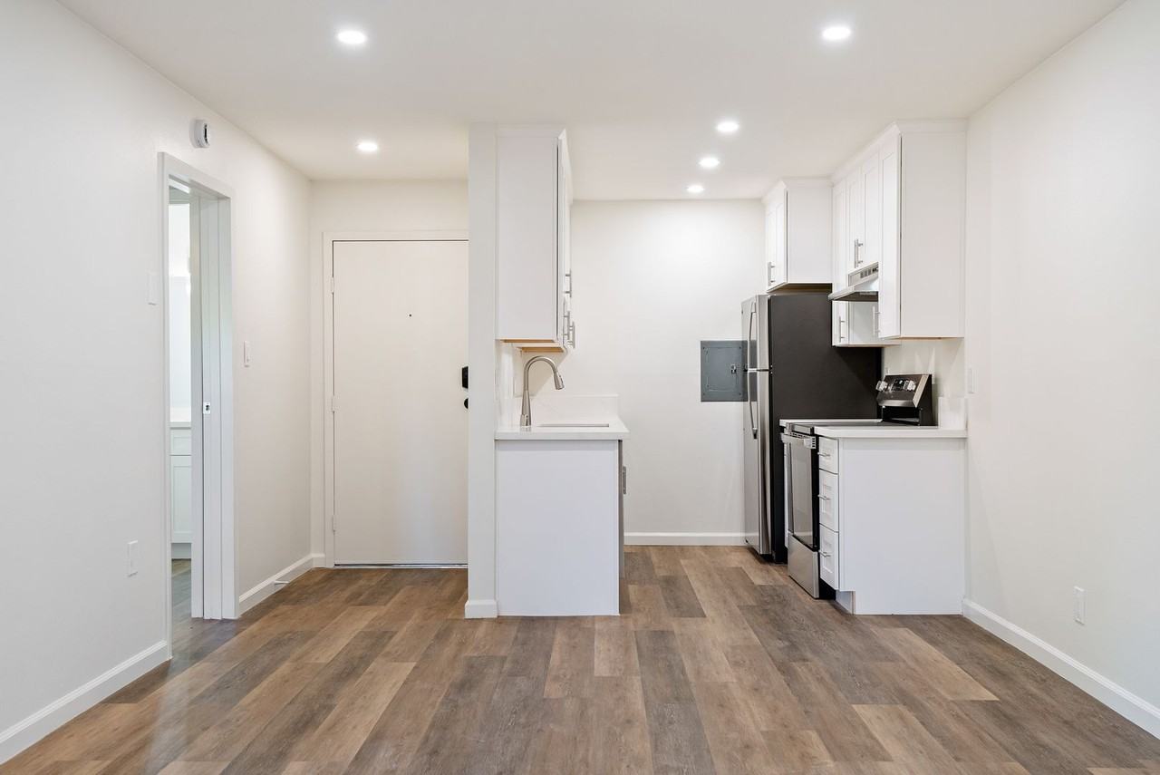 544 Pacific Street - Photo 6 of 16