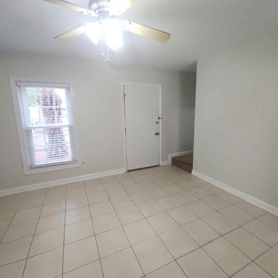 714 1st Ave N #E - Photo 6 of 26