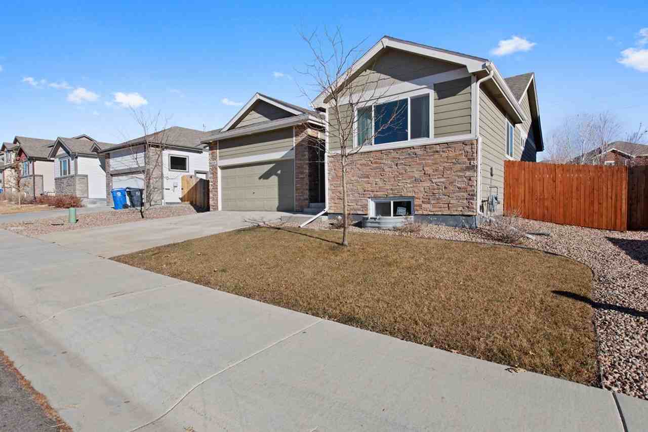 6328 Black Hills Avenue - Photo 4 of 32