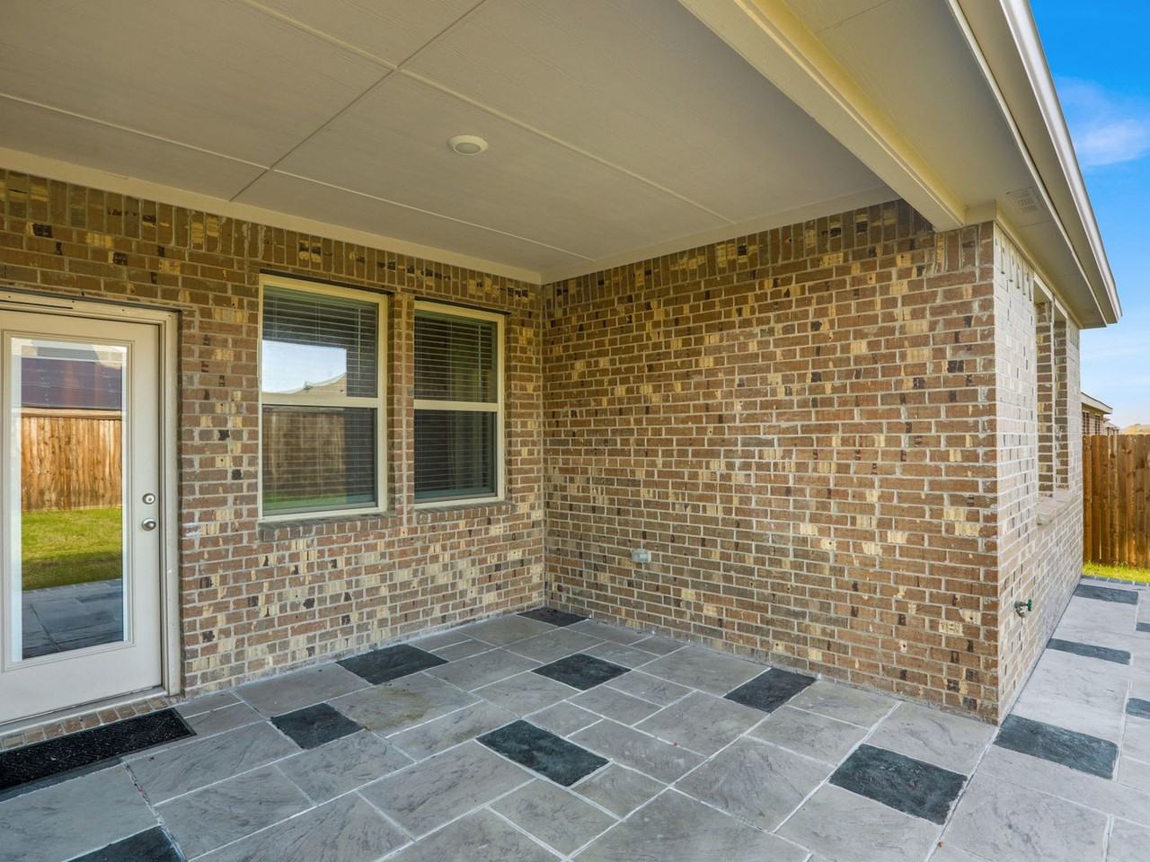 1008 Honey Maple St - Photo 4 of 30