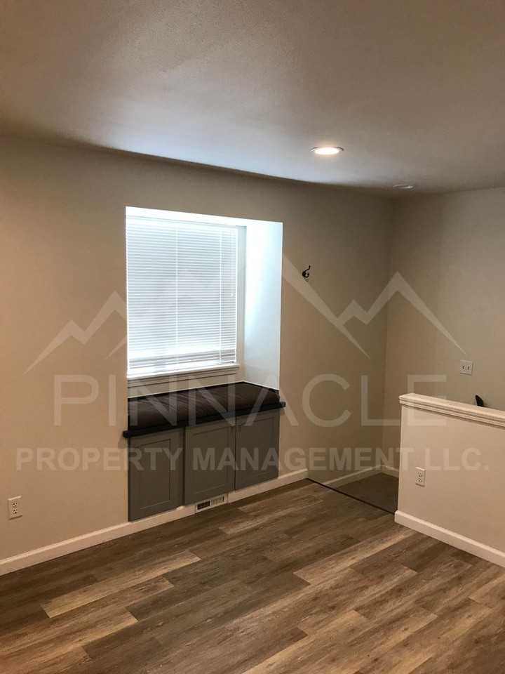 3500 Main St - Photo 2 of 9