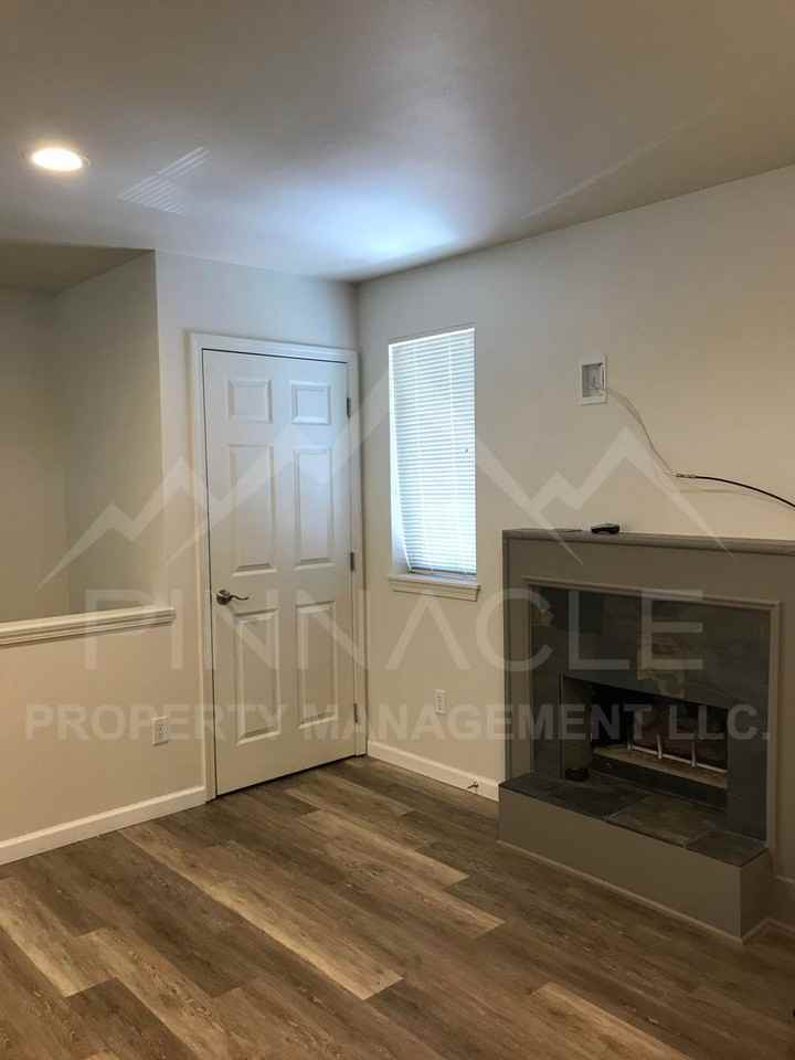 3500 Main St - Photo 3 of 9