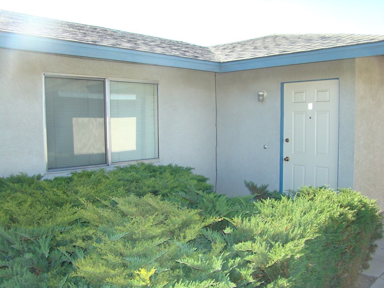 15682 Bear Valley Rd - Photo 3 of 38