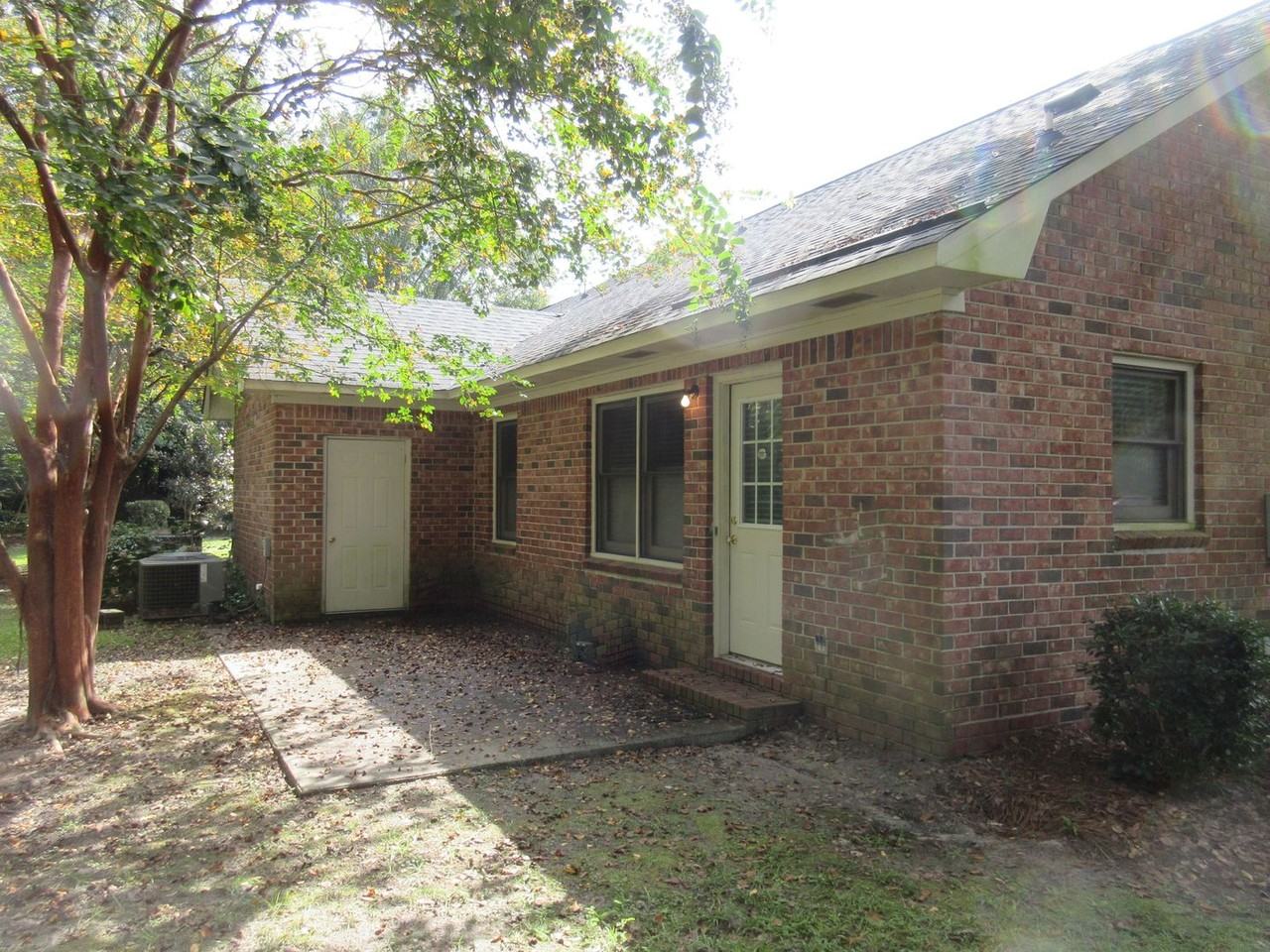 885 Grimble Ct - Photo 2 of 7