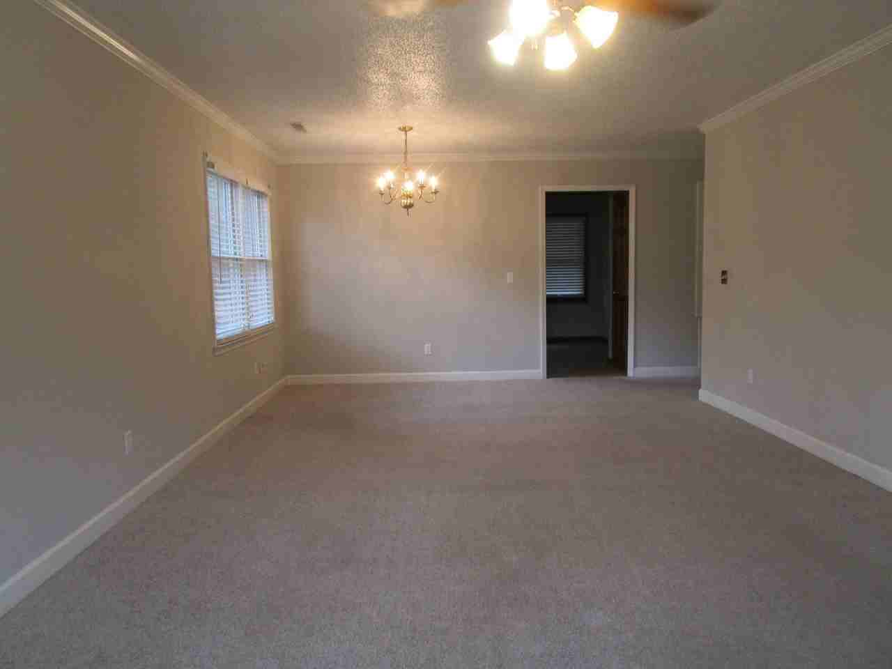 885 Grimble Ct - Photo 4 of 7