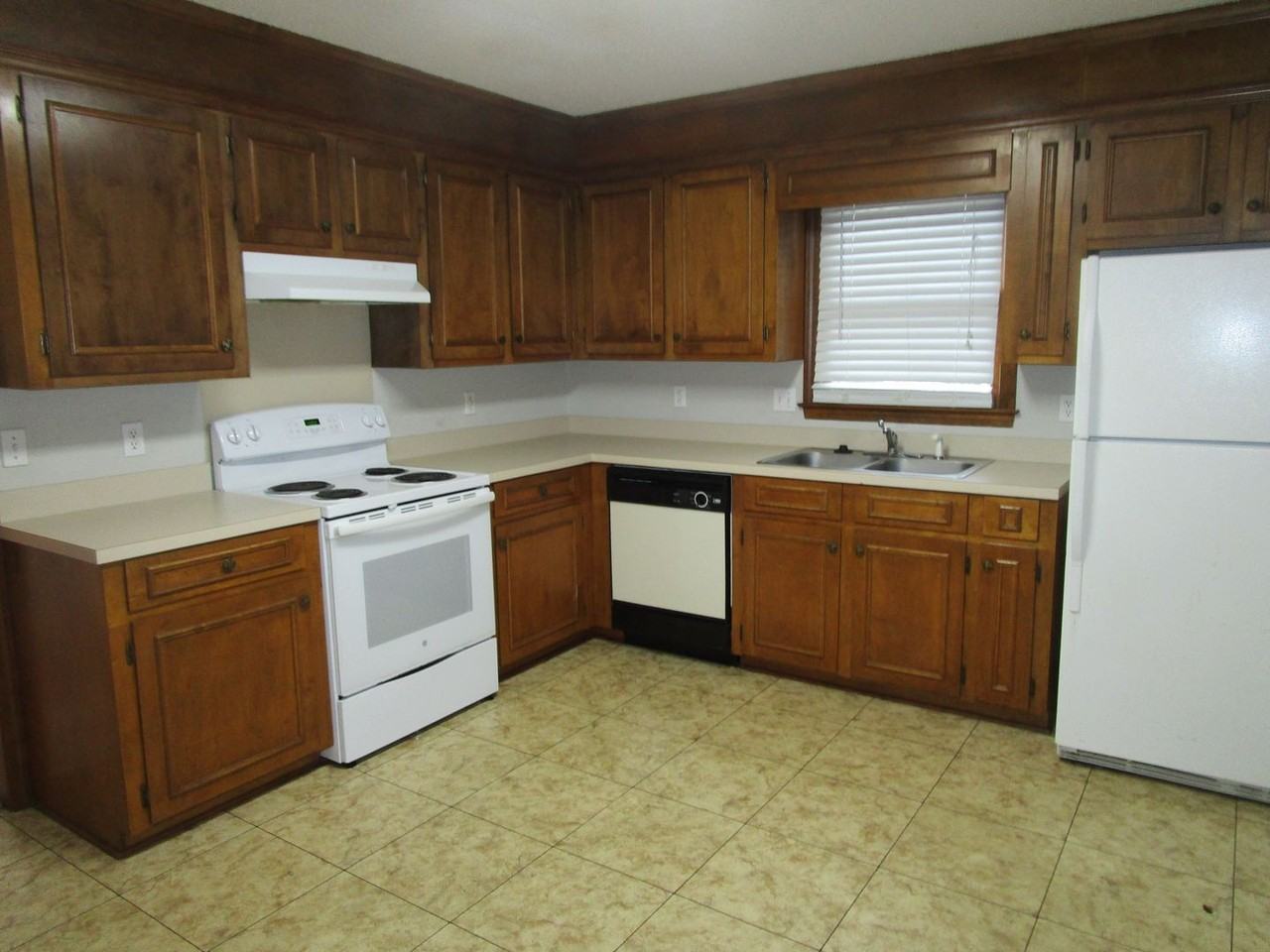 885 Grimble Ct - Photo 5 of 7
