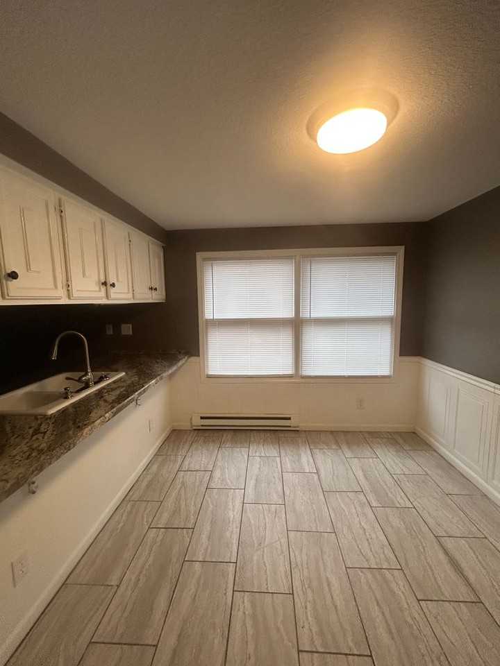 2702 N Highlands Blvd - Photo 3 of 9