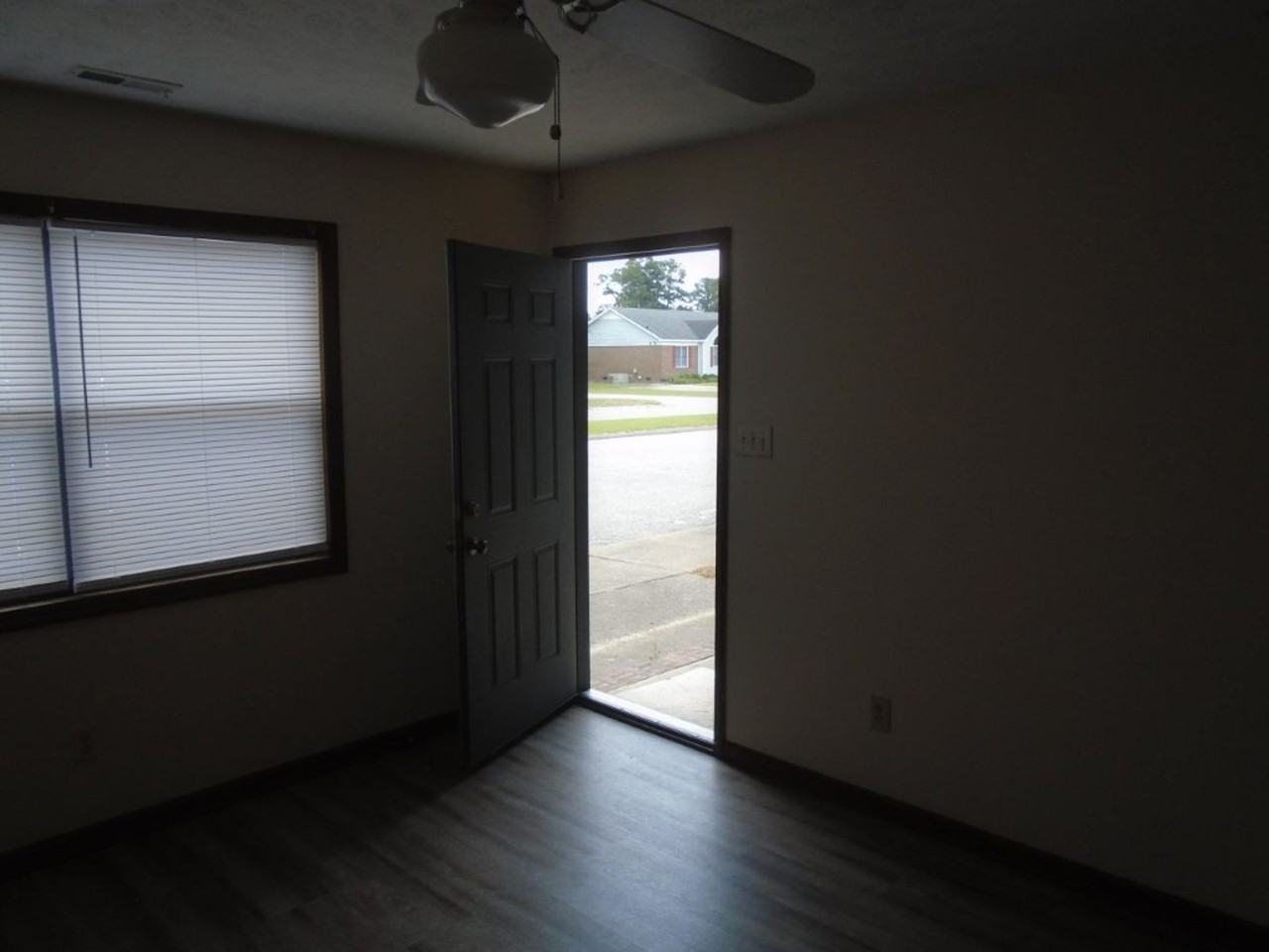 5927 Notblake St - Photo 2 of 13