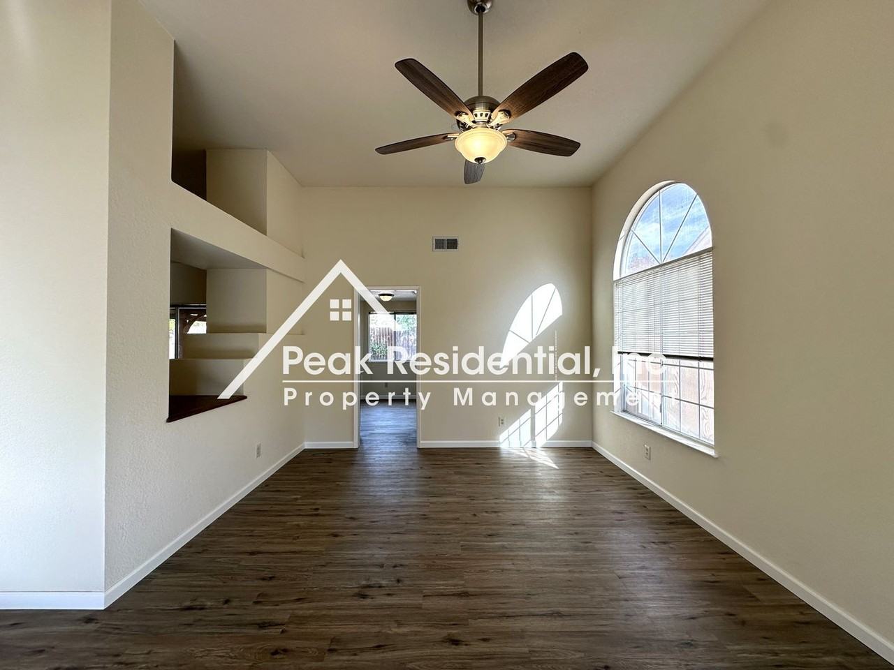 1448 Deerfield Cir - Photo 6 of 33