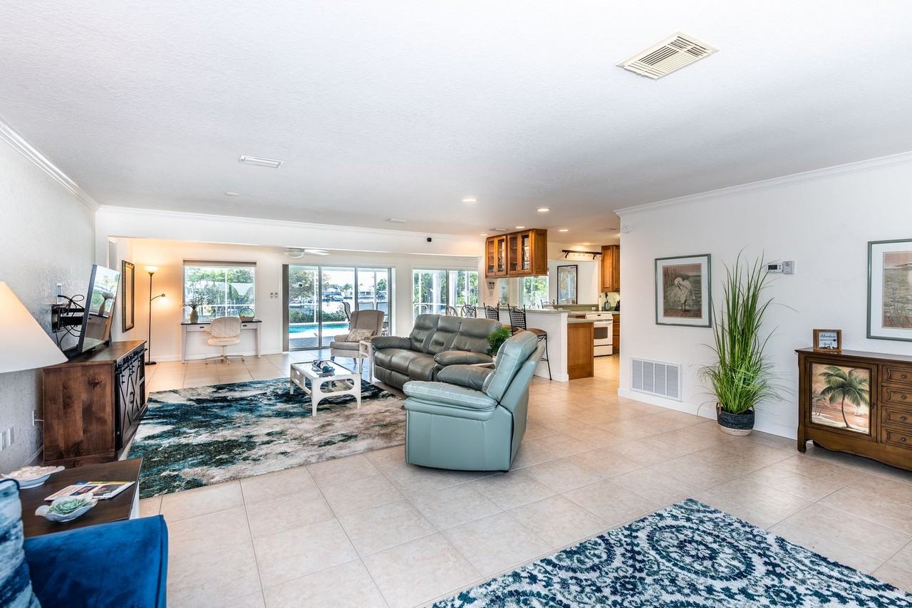 129 Cousley Dr Se - Photo 5 of 48