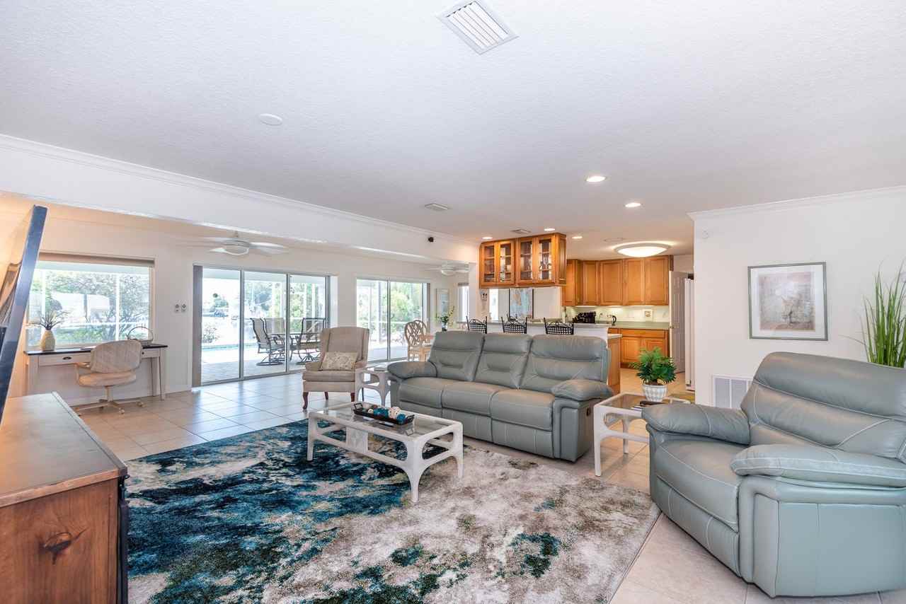 129 Cousley Dr Se - Photo 7 of 48