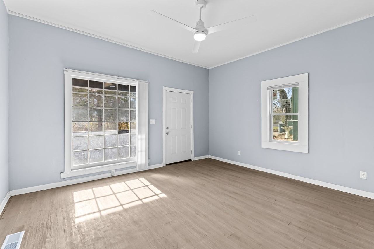 408 4th St - Photo 3 of 19