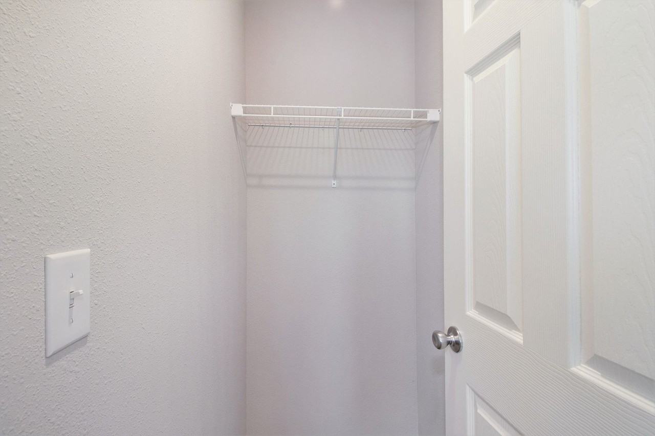 2212 Macatawa Ln - Photo 7 of 17