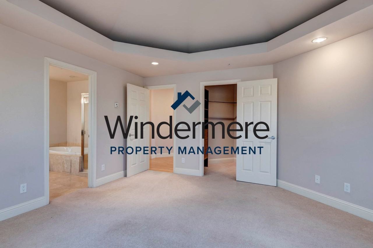 1191 Se Dock St - Photo 2 of 26